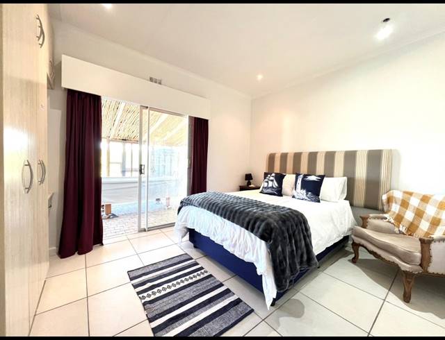 5 BEDROOM HOUSE FOR SALE IN PARADISE BEACH